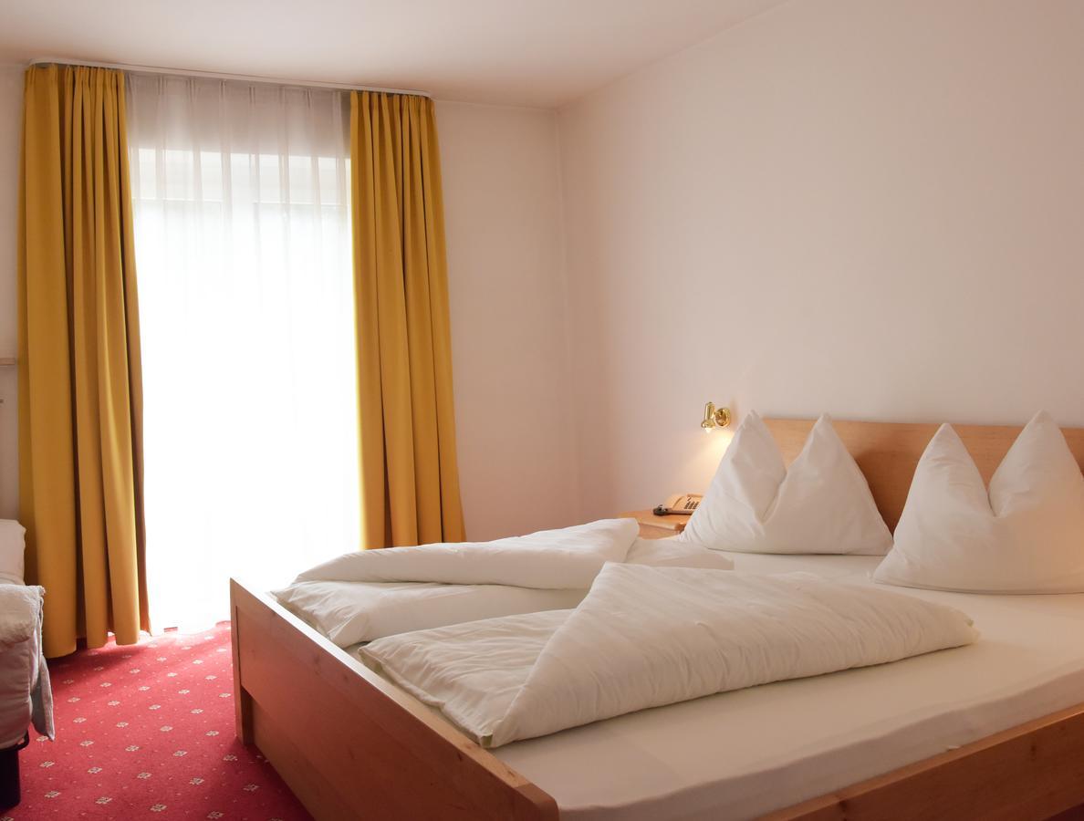 Hotel Pension Schweitzer Silandro Luaran gambar
