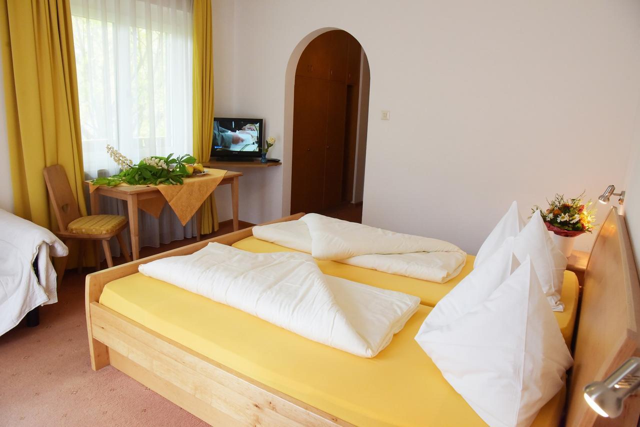 Hotel Pension Schweitzer Silandro Luaran gambar