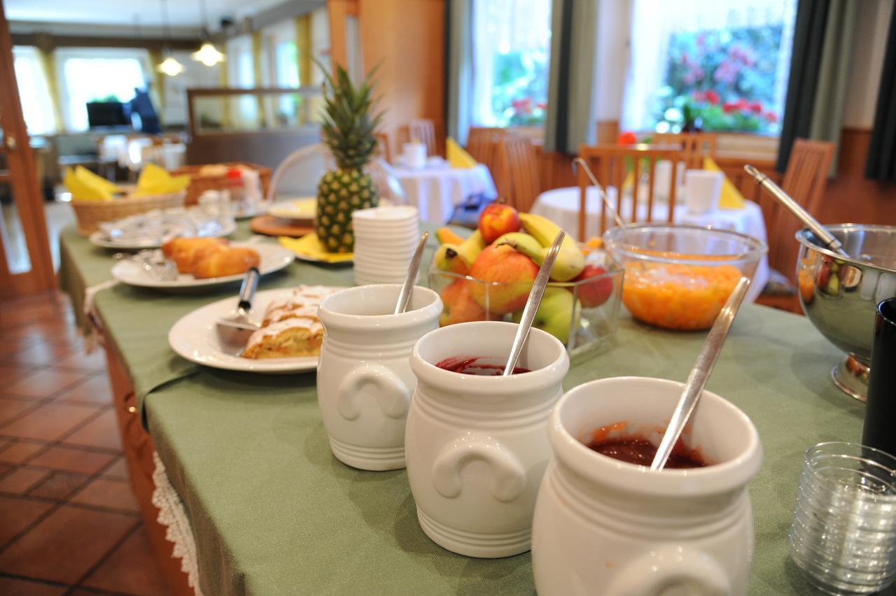 Hotel Pension Schweitzer Silandro Luaran gambar