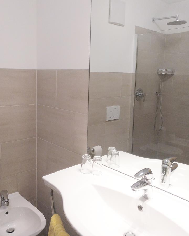 Hotel Pension Schweitzer Silandro Luaran gambar