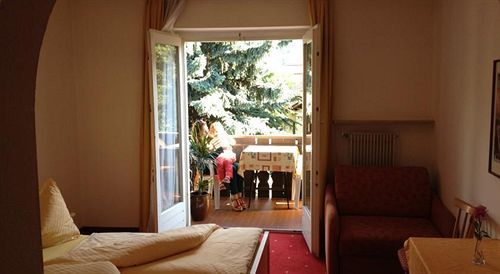 Hotel Pension Schweitzer Silandro Luaran gambar