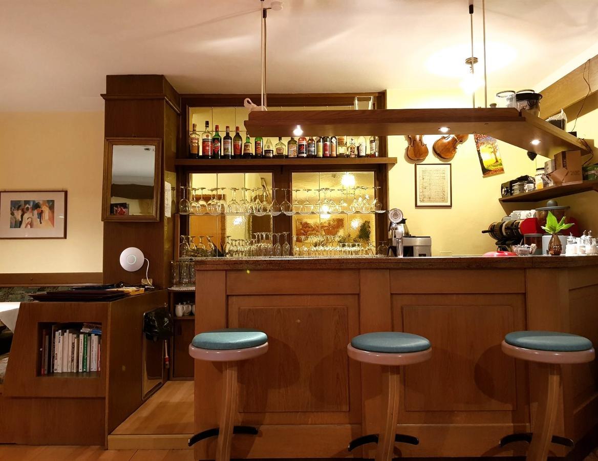 Hotel Pension Schweitzer Silandro Luaran gambar